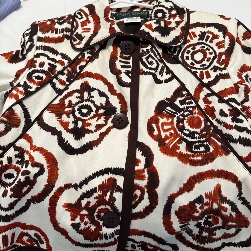 Vintage Harve’ Benard Women's jacket with Bold Pattern in Cream and Brown
